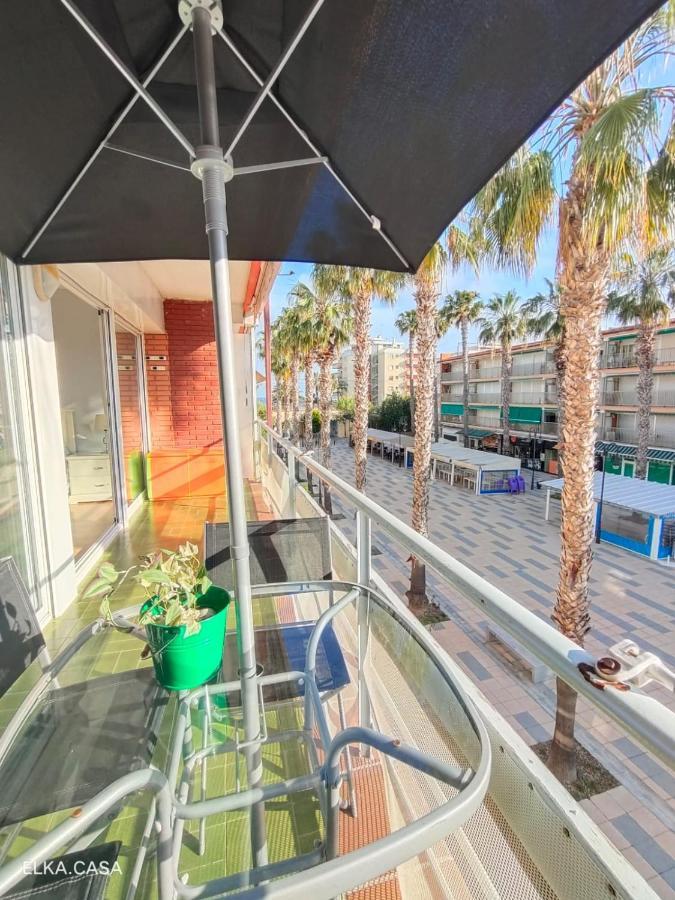 Ferienwohnung Apartamento Muy Luminoso En Segunda Linea De Mar Roda de Bará Exterior foto