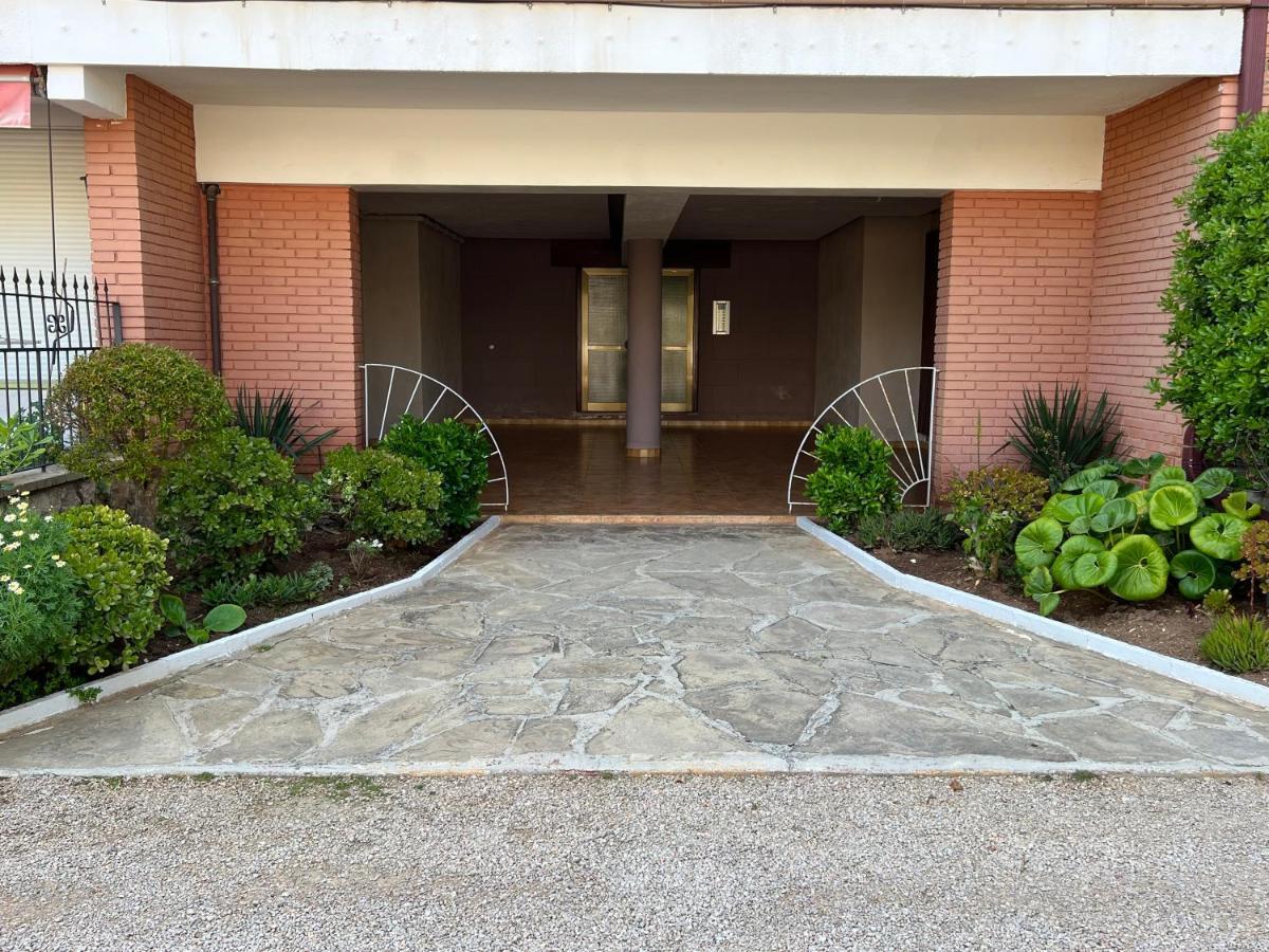Ferienwohnung Apartamento Muy Luminoso En Segunda Linea De Mar Roda de Bará Exterior foto