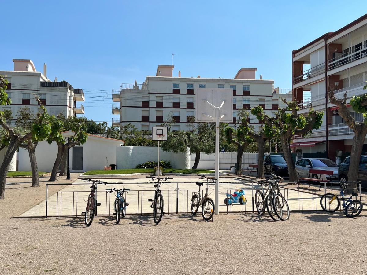Ferienwohnung Apartamento Muy Luminoso En Segunda Linea De Mar Roda de Bará Exterior foto