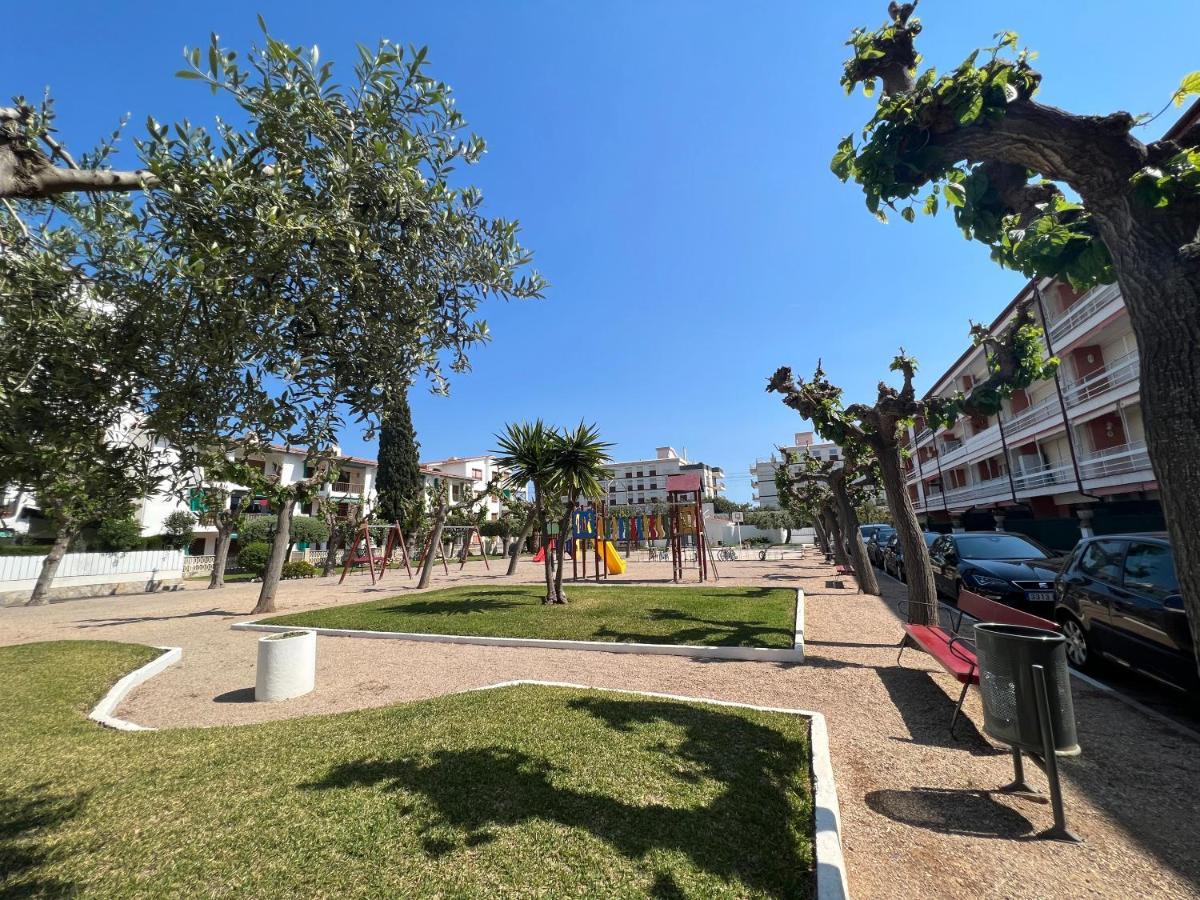 Ferienwohnung Apartamento Muy Luminoso En Segunda Linea De Mar Roda de Bará Exterior foto