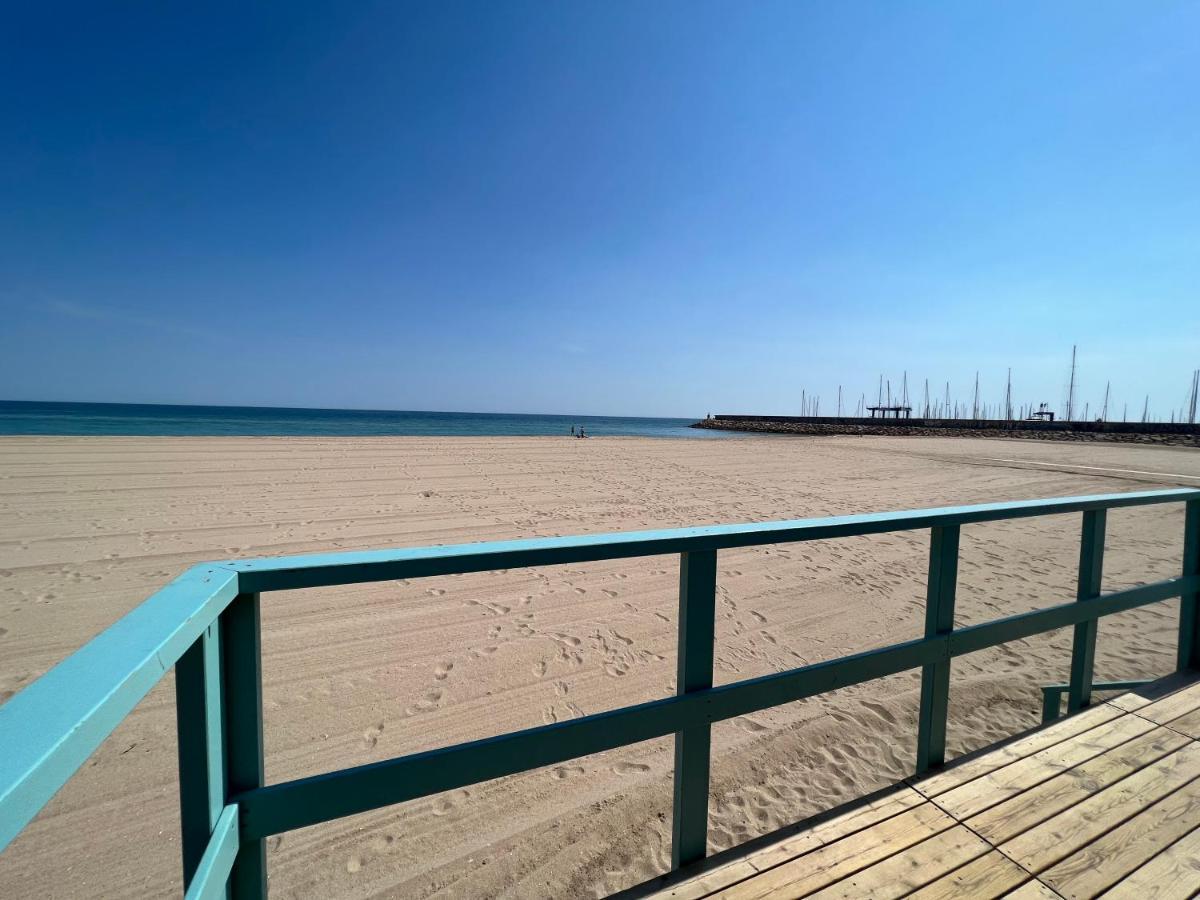 Ferienwohnung Apartamento Muy Luminoso En Segunda Linea De Mar Roda de Bará Exterior foto